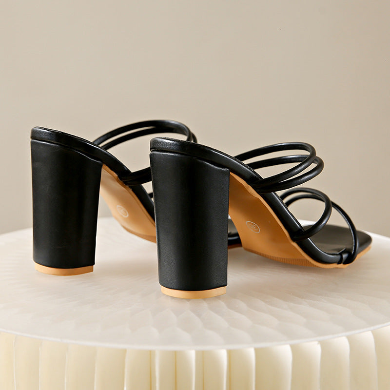 2025 Neue super schlank machende weiße Sandalen für Damen Sommer