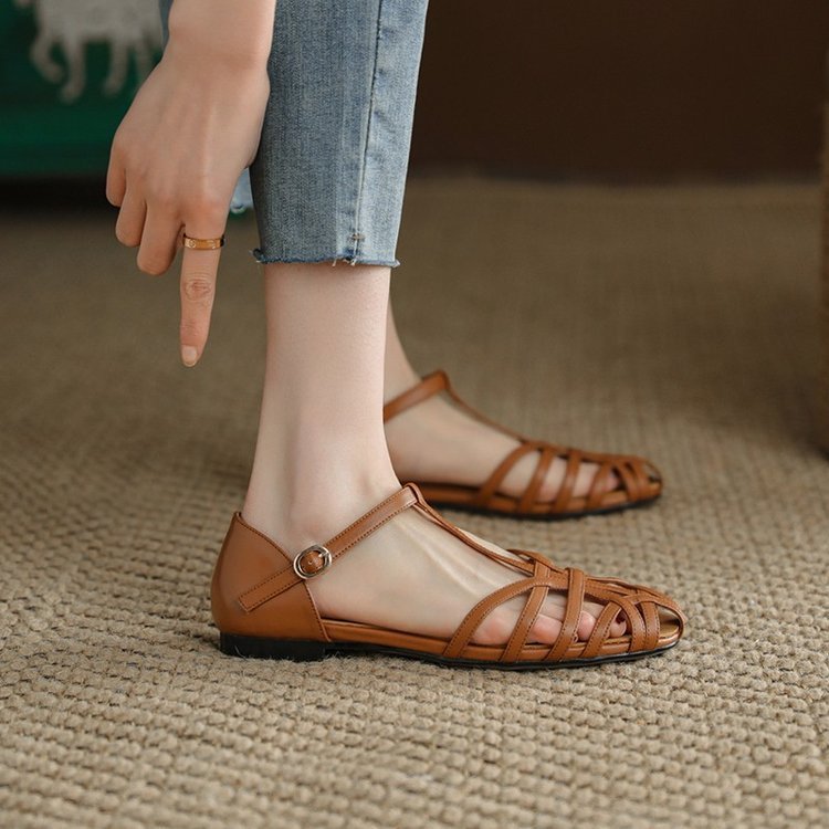 Modische französische Retro-Sandalen mit flachem Absatz und flacher Sohle