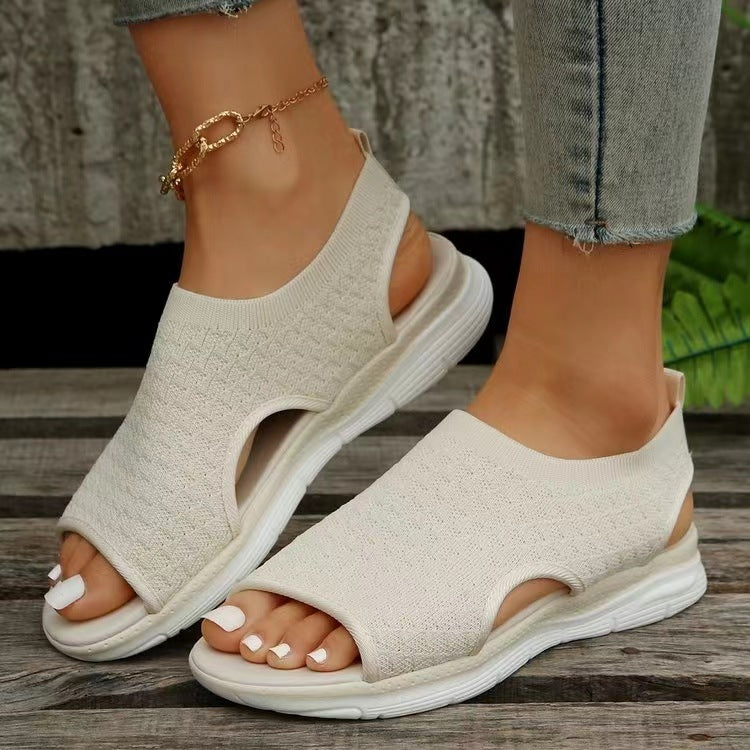 Neue flache Sommersandalen für Damen